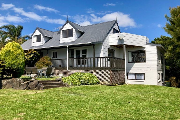 Photo of property in 26 Kingsclere Place, Goodwood Heights, Auckland, 2105