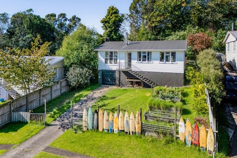 Photo of property in 13 Brixham Place, Merrilands, New Plymouth, 4312
