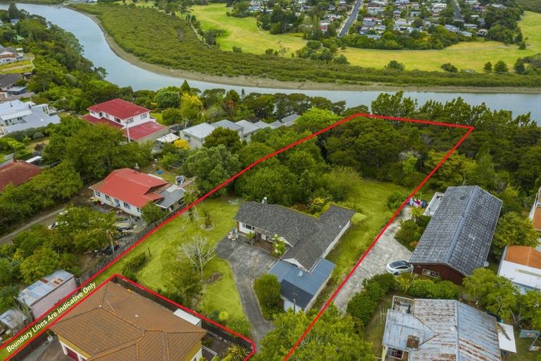 Photo of property in 87a Colwill Road, Massey, Auckland, 0614