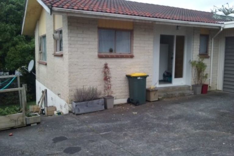 Photo of property in 2/83 Daffodil Street, Titirangi, Auckland, 0604