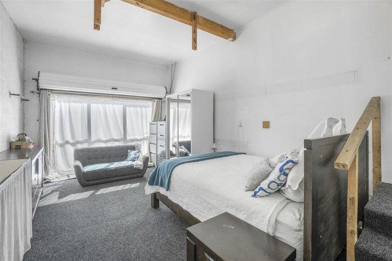 Photo of property in 321a Wellington Road, Wainuiomata, Lower Hutt, 5014