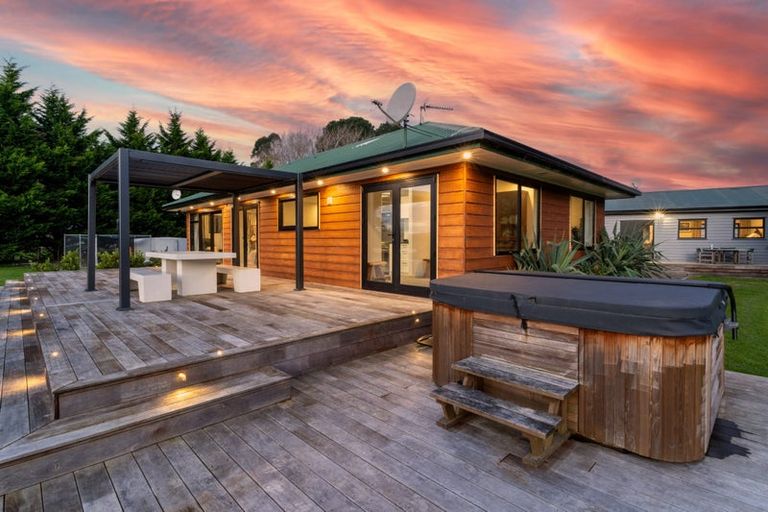 Photo of property in 65a Connollys Line, Carterton, 5713