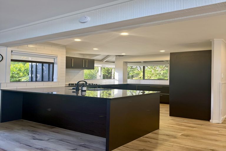 Photo of property in 120 Stanmore Bay Road, Stanmore Bay, Whangaparaoa, 0932