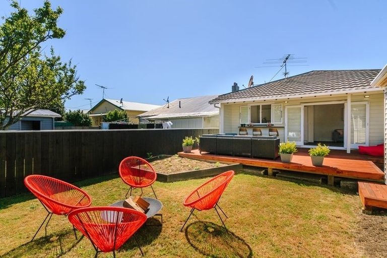 Photo of property in 13 Collins Street, Petone, Lower Hutt, 5012