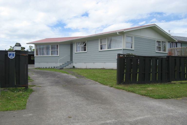 Photo of property in 28 Kemble Close, Mangere, Auckland, 2022