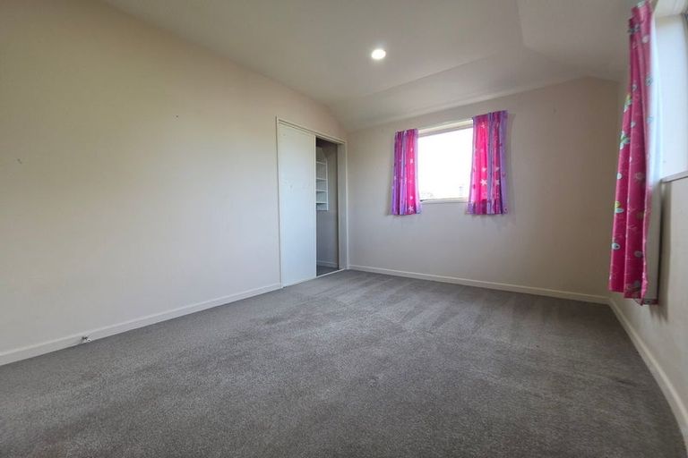 Photo of property in 135a Memorial Avenue, Burnside, Christchurch, 8053