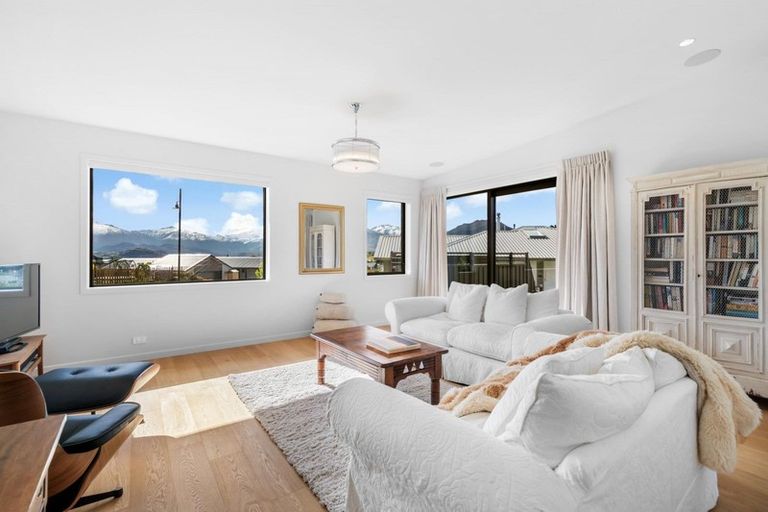 Photo of property in 18 Kotare Drive, Wanaka, 9305