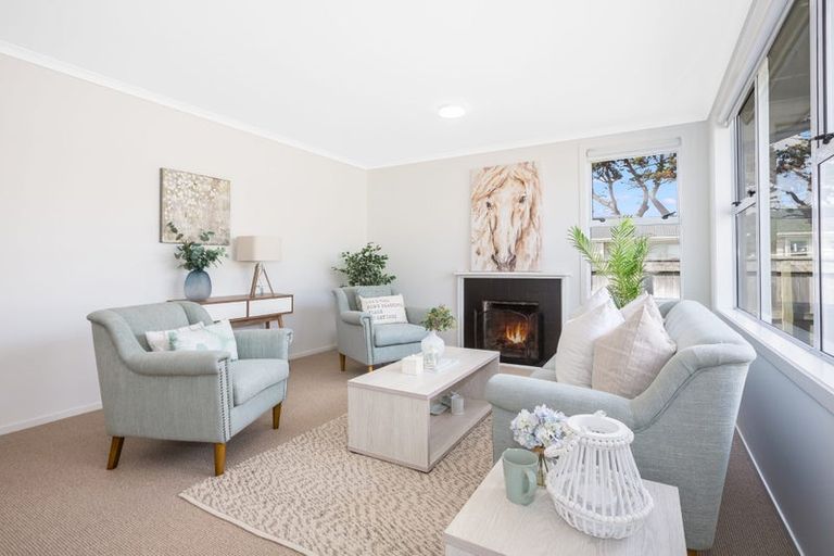 Photo of property in 39 Whanga Crescent, Titahi Bay, Porirua, 5022