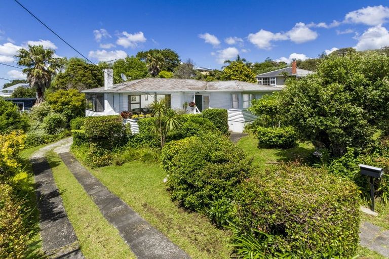 Photo of property in 708 East Coast Road, Pinehill, Auckland, 0632