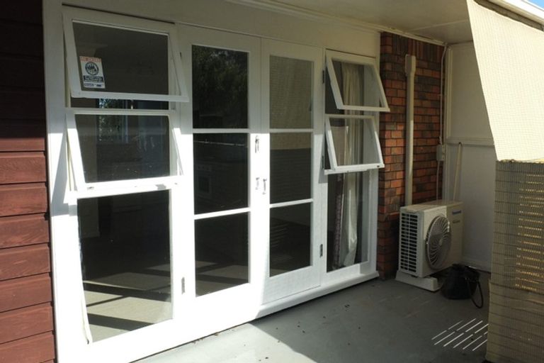 Photo of property in 1/49 Stanley Avenue, Milford, Auckland, 0620