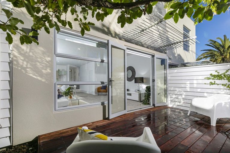 Photo of property in 21/40 Scarlet Oak Drive, Schnapper Rock, Auckland, 0632