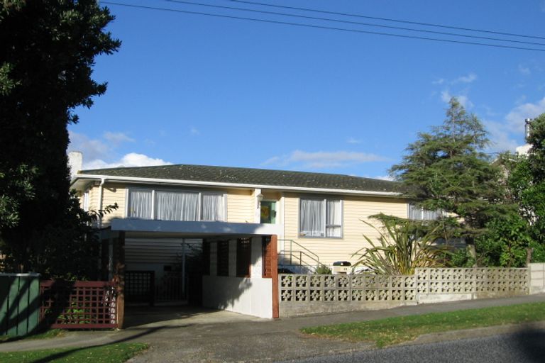 Photo of property in 23 Sievers Grove, Cannons Creek, Porirua, 5024