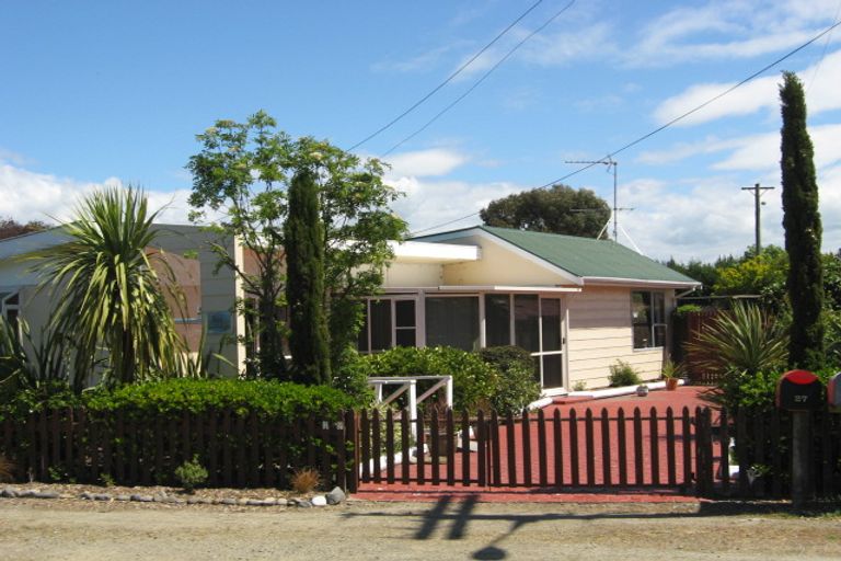 Photo of property in 27 Holton Road, Amberley, 7481