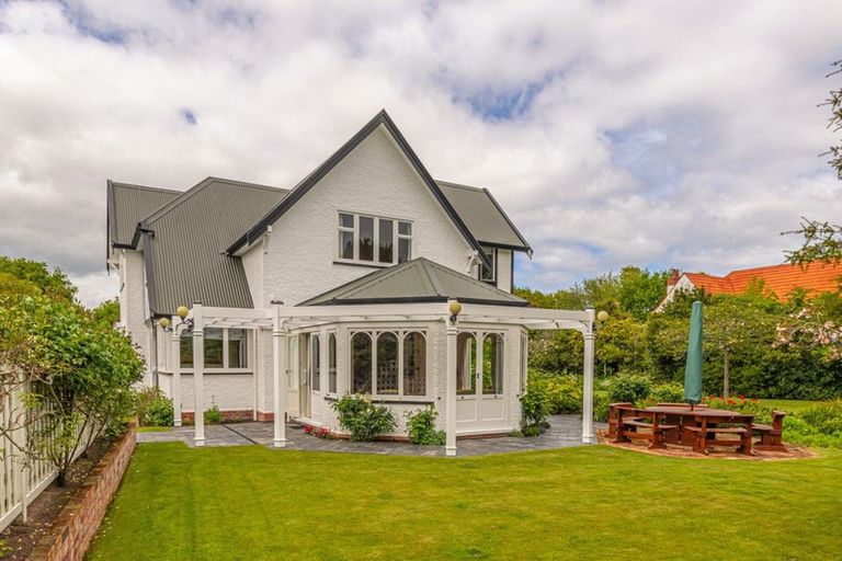 Photo of property in 32 Brassey Road, Saint Johns Hill, Whanganui, 4500