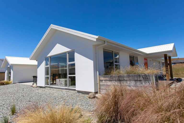 Photo of property in 5 Rankin Rise, Lake Tekapo, 7999