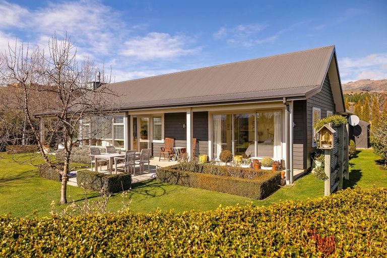 Photo of property in 50 Aliceburn Drive, Luggate, Cromwell, 9383