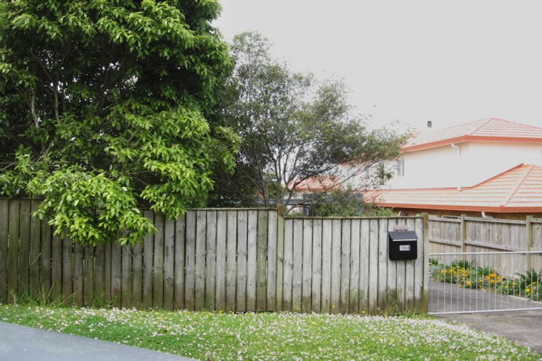 Photo of property in 194 Chivalry Road, Glenfield, Auckland, 0629