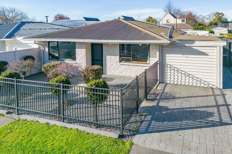 Photo of property in 48 Abberley Crescent, St Albans, Christchurch, 8014