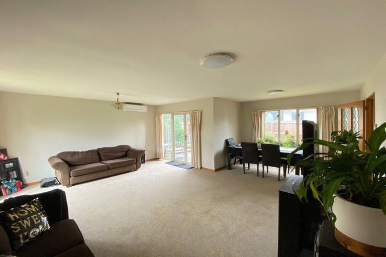 Photo of property in 1/64 Peer Street, Upper Riccarton, Christchurch, 8041