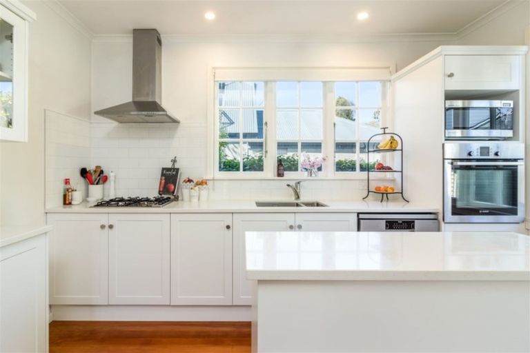 Photo of property in 11 Joyce Crescent, Ilam, Christchurch, 8041