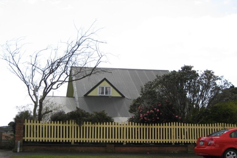 Photo of property in 12 Dorset Avenue, Westown, New Plymouth, 4310