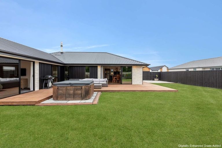 Photo of property in 2 Hunter Lane, Amberley, 7410