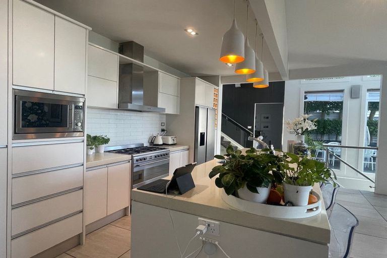 Photo of property in 87 Princes Street, Northcote Point, Auckland, 0627
