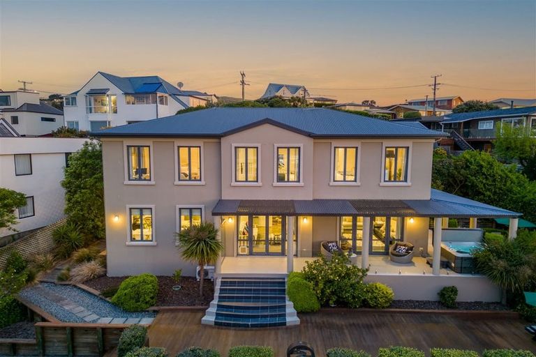 Photo of property in 15 Belleview Terrace, Mount Pleasant, Christchurch, 8081