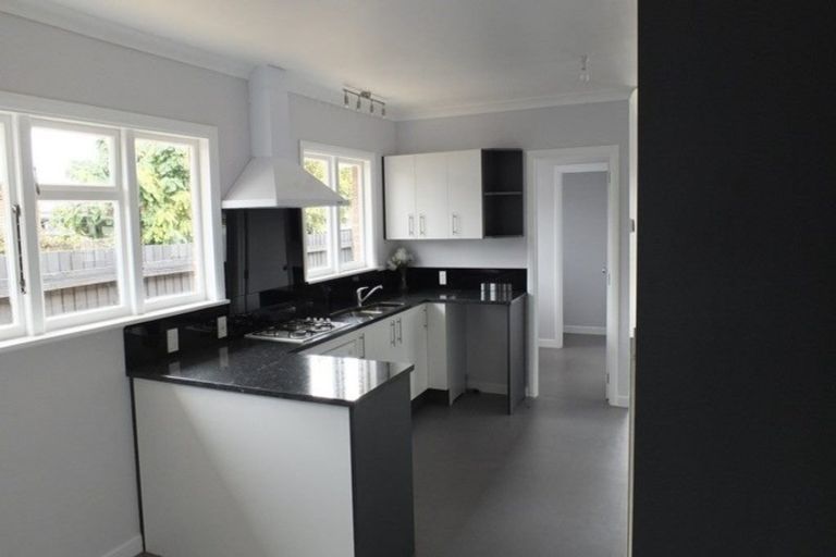 Photo of property in 124 Springs Road, Hornby, Christchurch, 8042