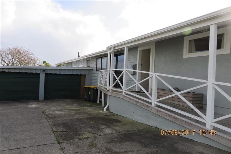 Photo of property in 2/46 Gulf View Road, Murrays Bay, Auckland, 0630