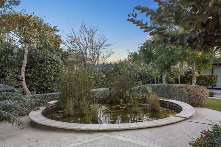 Photo of property in 86 Marine Parade, Mellons Bay, Auckland, 2014