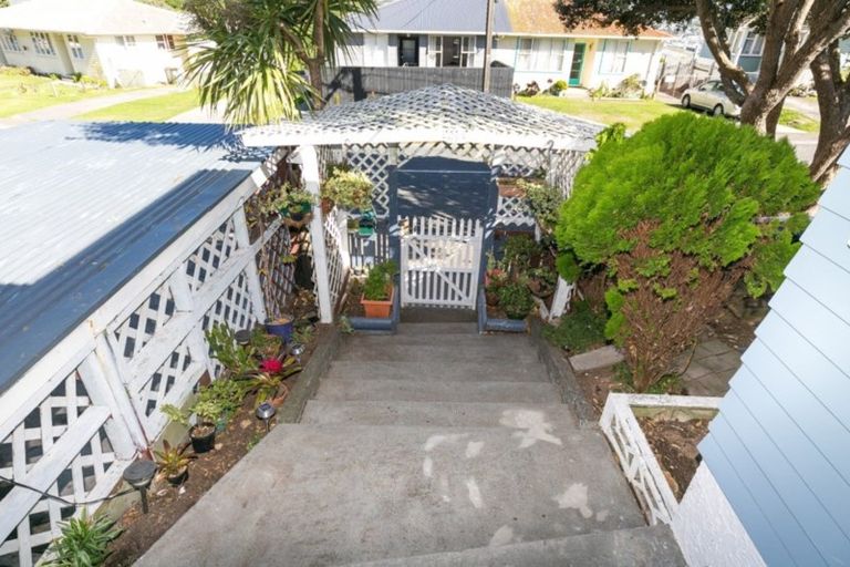 Photo of property in 9 Ahuriri Street, Strathmore Park, Wellington, 6022