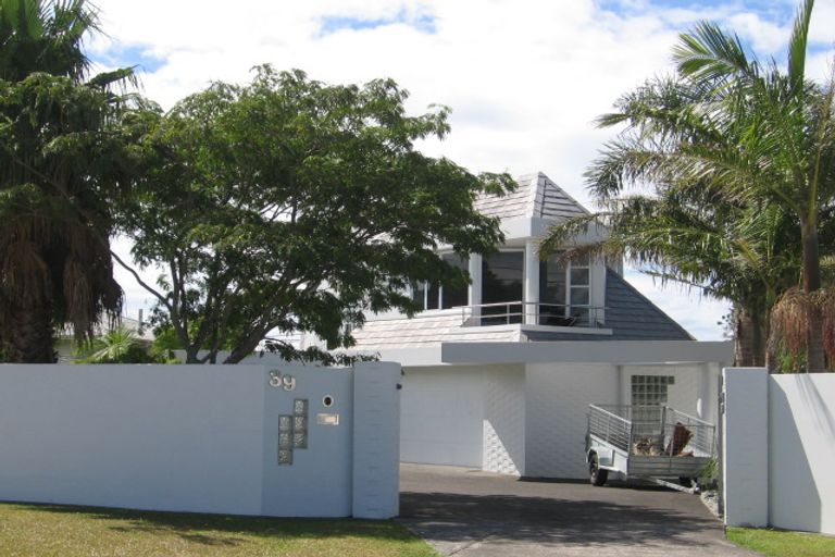 Photo of property in 39 Gulf View Road, Murrays Bay, Auckland, 0630