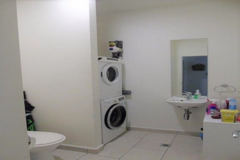 Photo of property in Stadium Garden Flats, 509/107 Thorndon Quay, Pipitea, Wellington, 6011