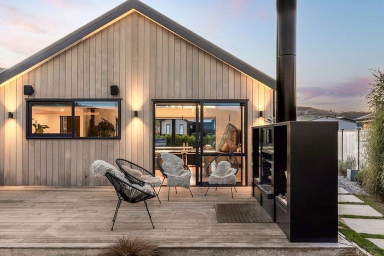 Photo of property in Luggate Park, 32 Cooper Crescent, Luggate, Wanaka, 9383