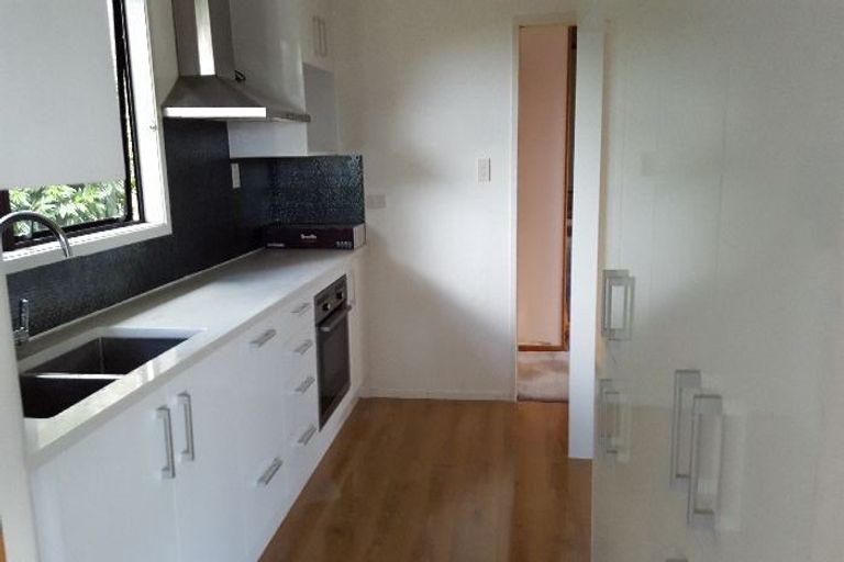 Photo of property in 4 Target Road, Totara Vale, Auckland, 0629