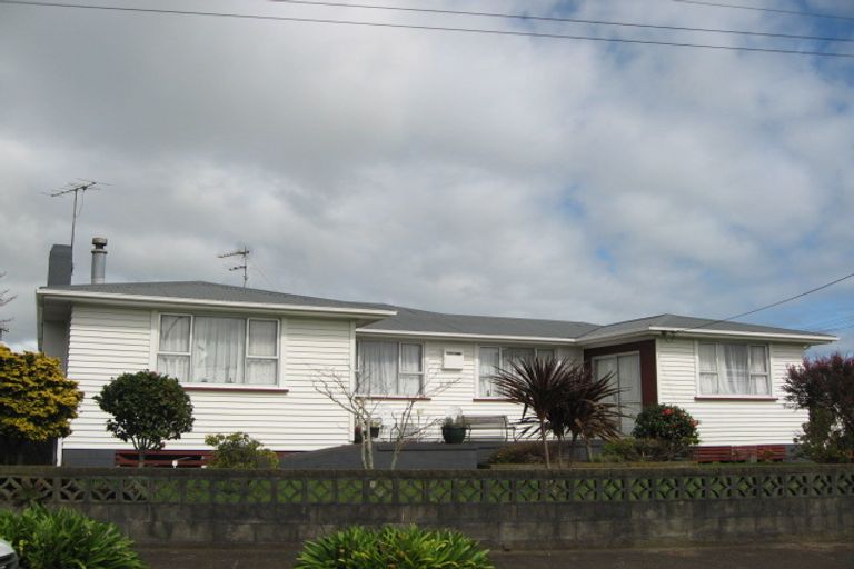 Photo of property in 135 Broadway, Waitara, 4320