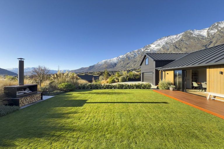 Photo of property in 6a Kinross Lane, Jacks Point, Queenstown, 9371