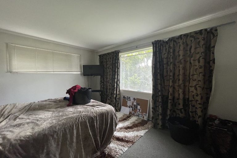 Photo of property in 26 Totaravale Drive, Totara Vale, Auckland, 0629