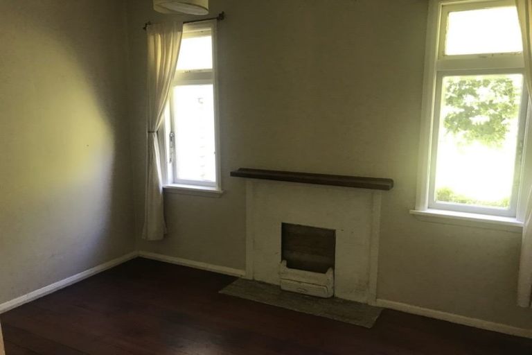 Photo of property in 15 Palliser Road, Roseneath, Wellington, 6011