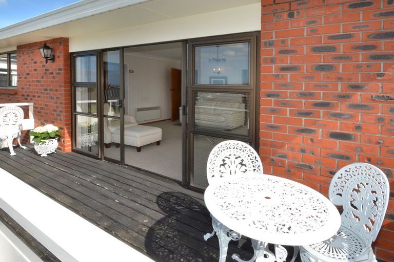 Photo of property in 29 Easther Crescent, Kew, Dunedin, 9012
