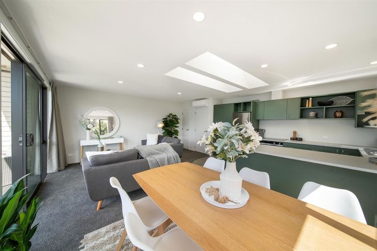 Photo of property in 54d Wynyard Crescent, Fernhill, Queenstown, 9300