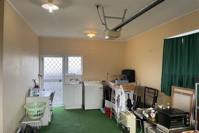 Photo of property in 33d Kirby Street, Glendene, Auckland, 0602