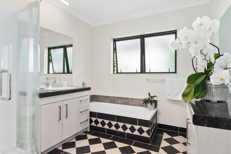 Photo of property in 16 Rosella Drive, Welcome Bay, Tauranga, 3112