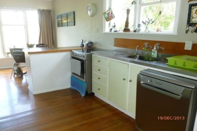 Photo of property in 20 Rawhiti Road, Pukerua Bay, 5026