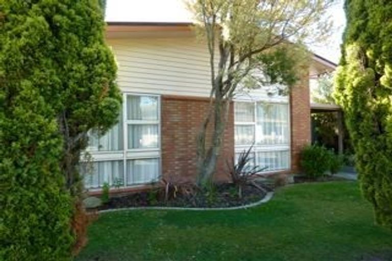 Photo of property in 8e Ihaka Street, Hokowhitu, Palmerston North, 4410