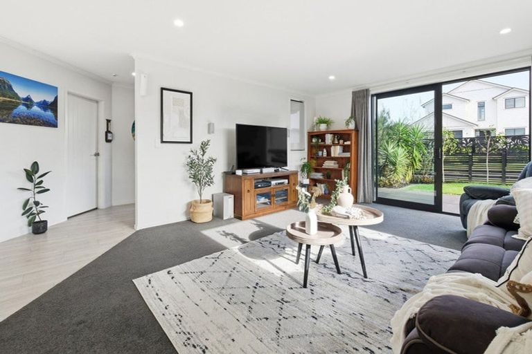 Photo of property in 1 Anglers Way, Omokoroa, 3114