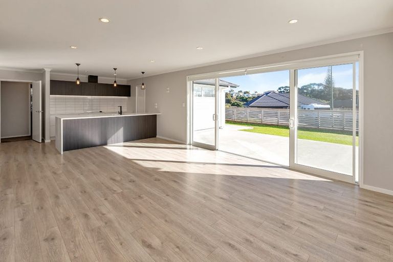 Photo of property in 80 Tamure Place, Ruakaka, 0116