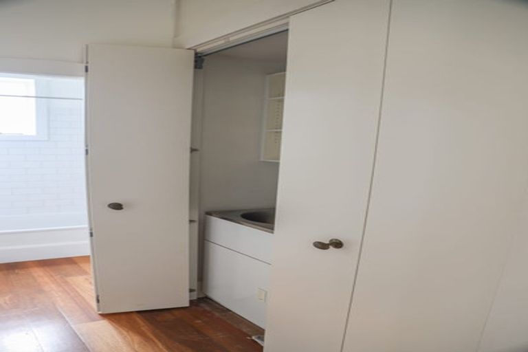 Photo of property in 204 Cape Rodney Road, Leigh, 0985