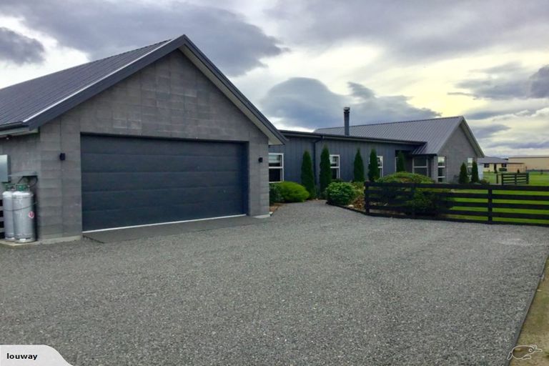 Photo of property in 10 Landsborough Drive, Darfield, 7571